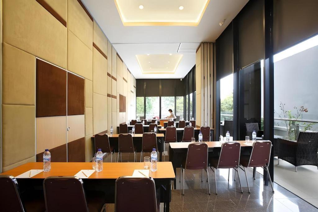 Amaris Hotel Pasar Baru Jakarta Luaran gambar