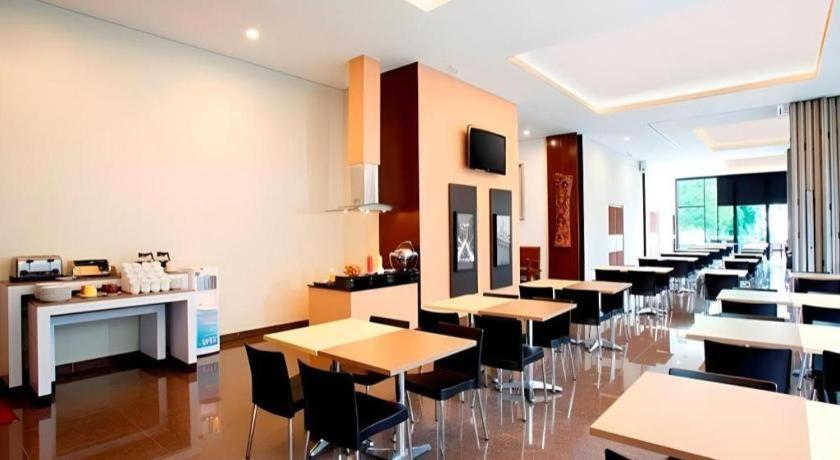 Amaris Hotel Pasar Baru Jakarta Luaran gambar